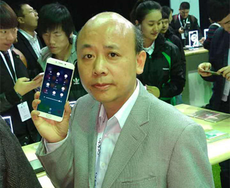 <span  style='background-color:Yellow;'>運營商世界網</span>高管已部分敲定 傳康釗不僅是擔任總編