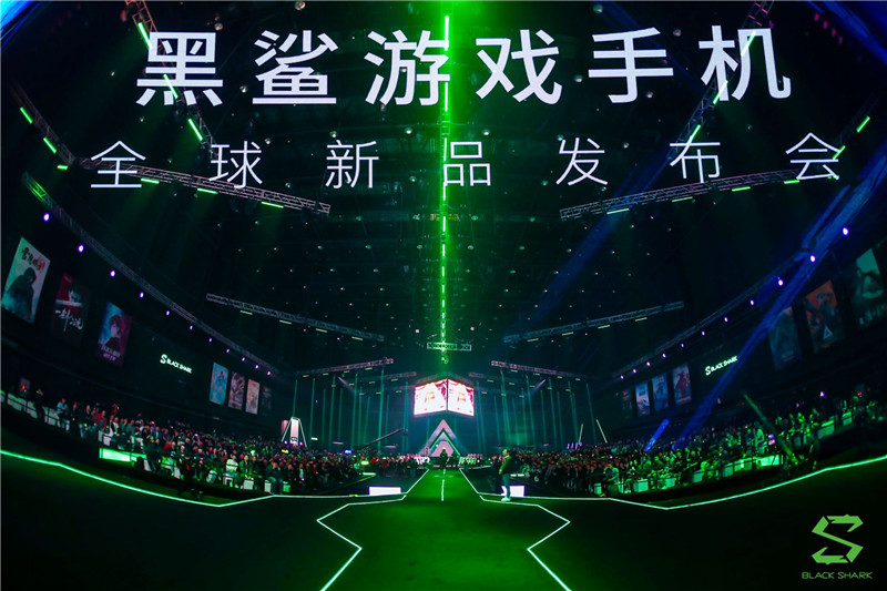 驍龍855+塔式全域液冷，黑鯊<span  style='background-color:Yellow;'>游戲</span>手機(jī)2更像是性能強(qiáng)悍的游戲機(jī)