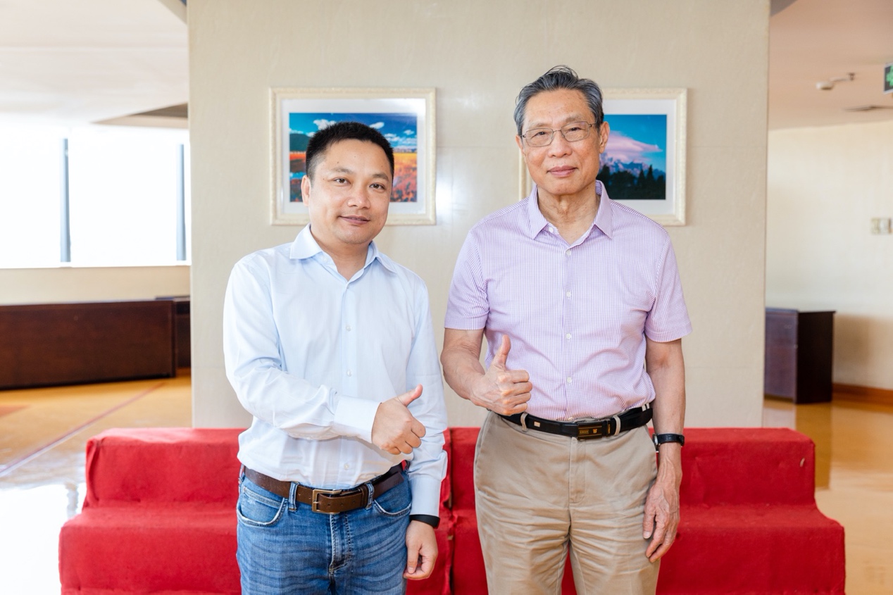 華米聯合鐘南山院士團隊 啟幕腕部智能<span  style='background-color:Yellow;'>聯合實驗室</span>