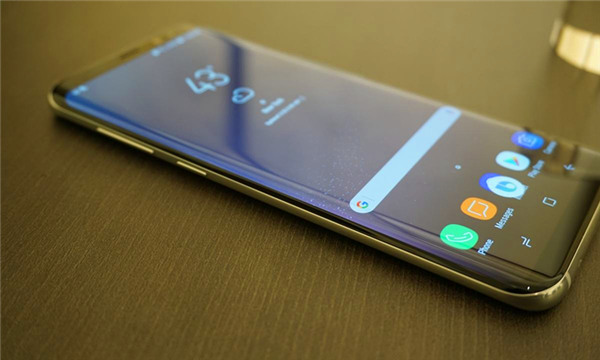 國外網友爆料<span  style='background-color:Yellow;'>三星</span>S8“閃存混用” 知情人士稱國行不受影響