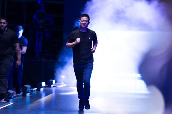 樂視業(yè)務“急剎車”<span  style='background-color:Yellow;'>賈躍亭</span>能否扭轉(zhuǎn)資金鏈緊缺危機