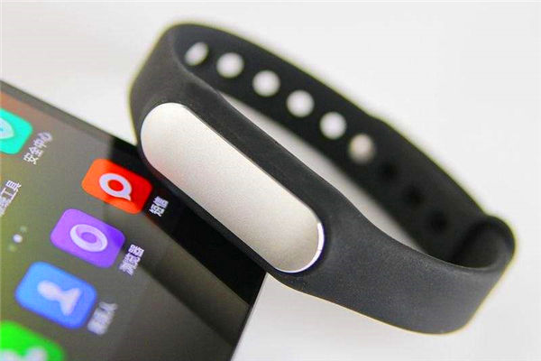 小米可穿戴設備成全球第一：<span  style='background-color:Yellow;'>出貨量</span>超蘋果30%