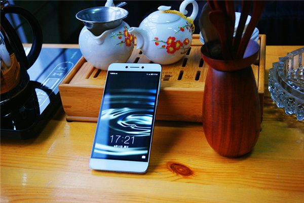 真雙攝 不奢侈！千元雙攝新旗艦<span  style='background-color:Yellow;'>cool1 dual</span>生態手機評測