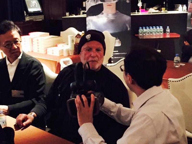 <span  style='background-color:Yellow;'>漫威</span>創始人阿維·阿拉德為中國VR站臺