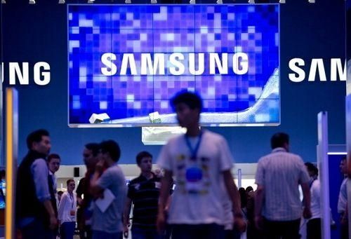 全球第一手機廠商進攻：<span  style='background-color:Yellow;'>智能手機</span>讓PC消失16日