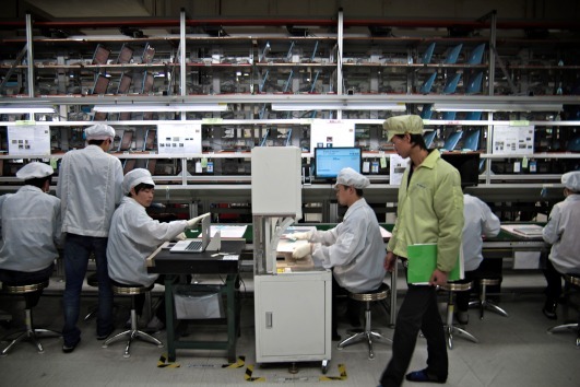 <span  style='background-color:Yellow;'>富士康</span>高層索賄 稱一個月出結果